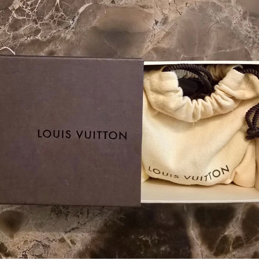 Louis Vuitton Spiky Bow Cuff Tortoise Bracelet Beautiful!! RARE - Picture 3 of 15